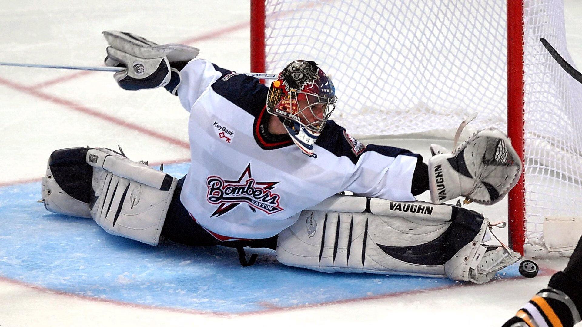 湖人自媒体发问引热议,现役中锋中,谁能真正超越顿宝?